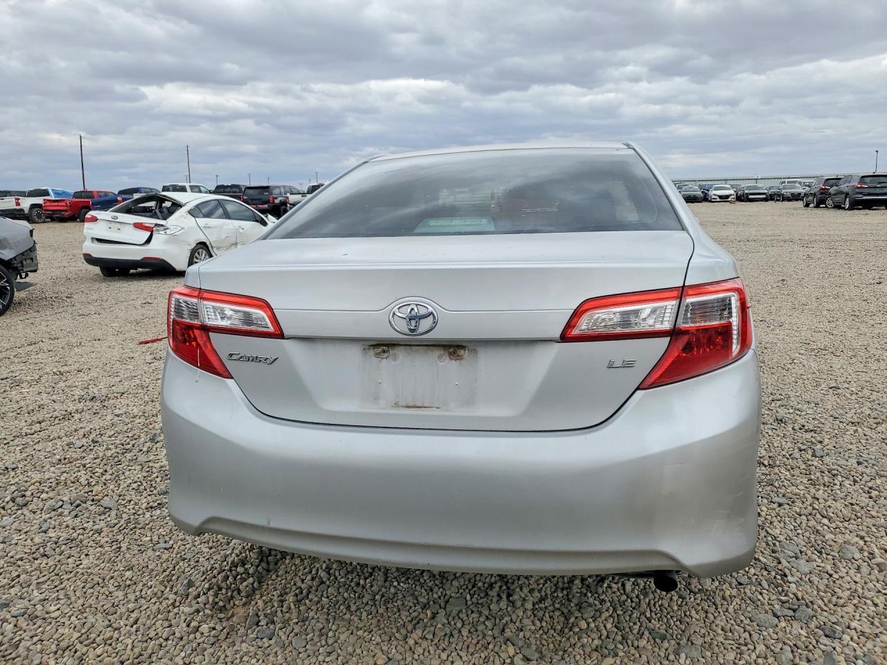 2012 Toyota Camry Le - Фото 6