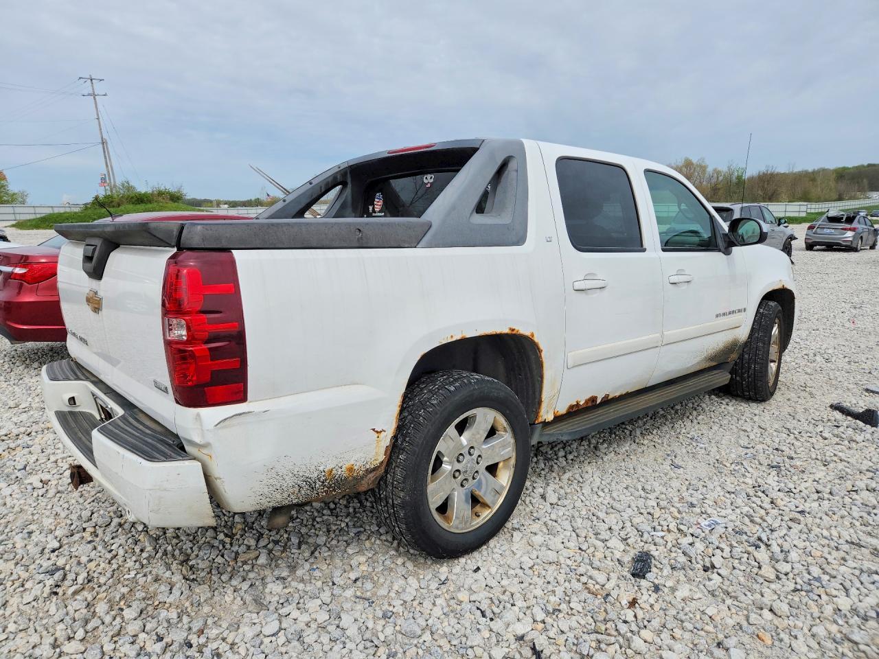 2007 Chevrolet Avalanche K1500 - Image 3