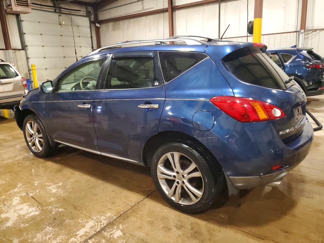 2010 Nissan Murano S - Image 2