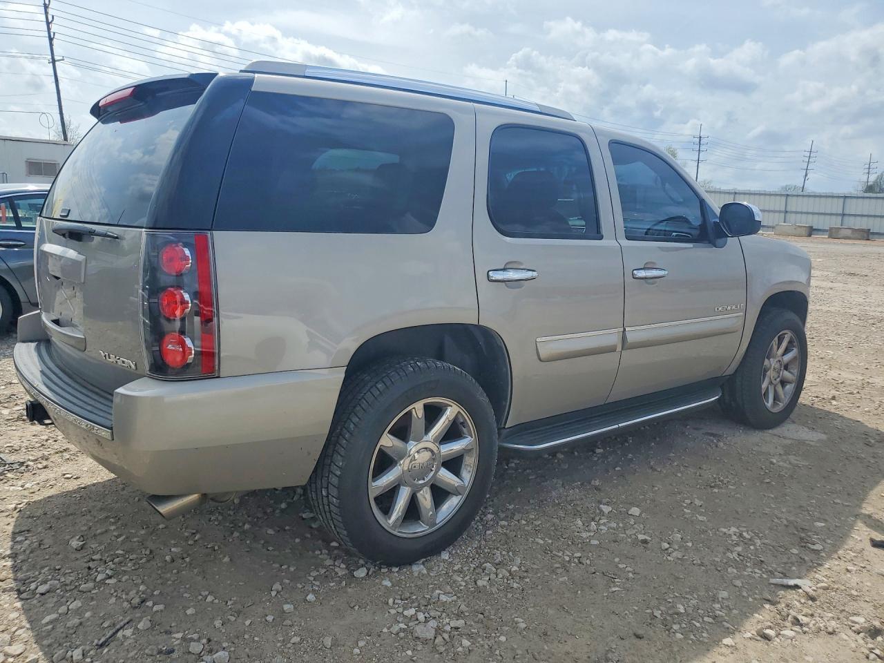 2007 GMC Yukon Denali - Фото 3