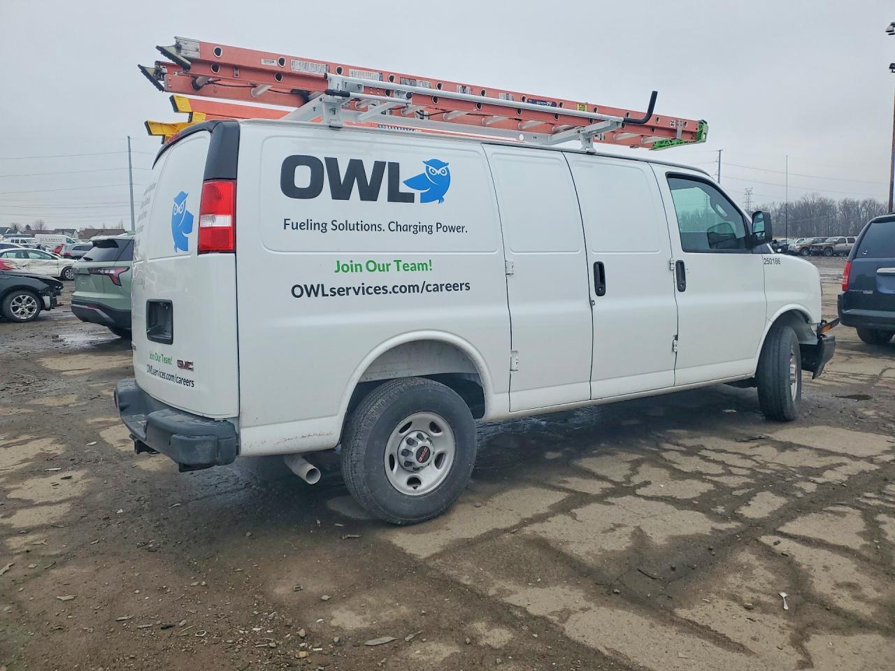 2025 GMC Savana G2500 Utility / Service Van - Image 3