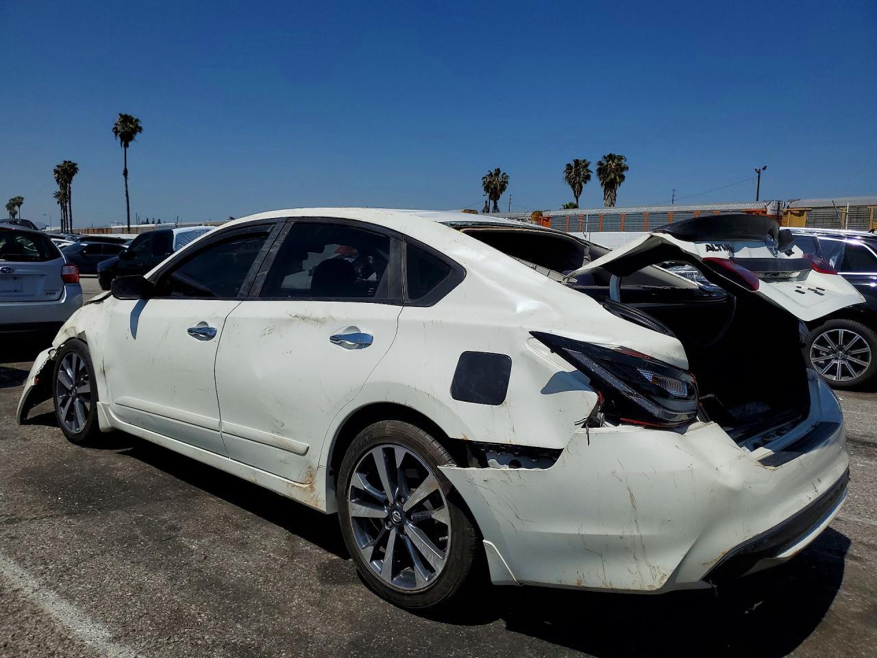 2017 Nissan Altima 2.5 Sr - Image 2
