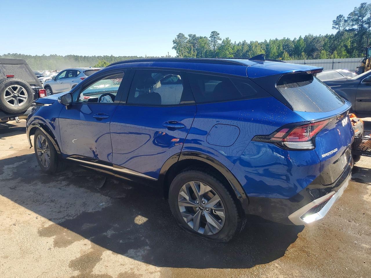 2024 Kia Sportage Sx - Image 2