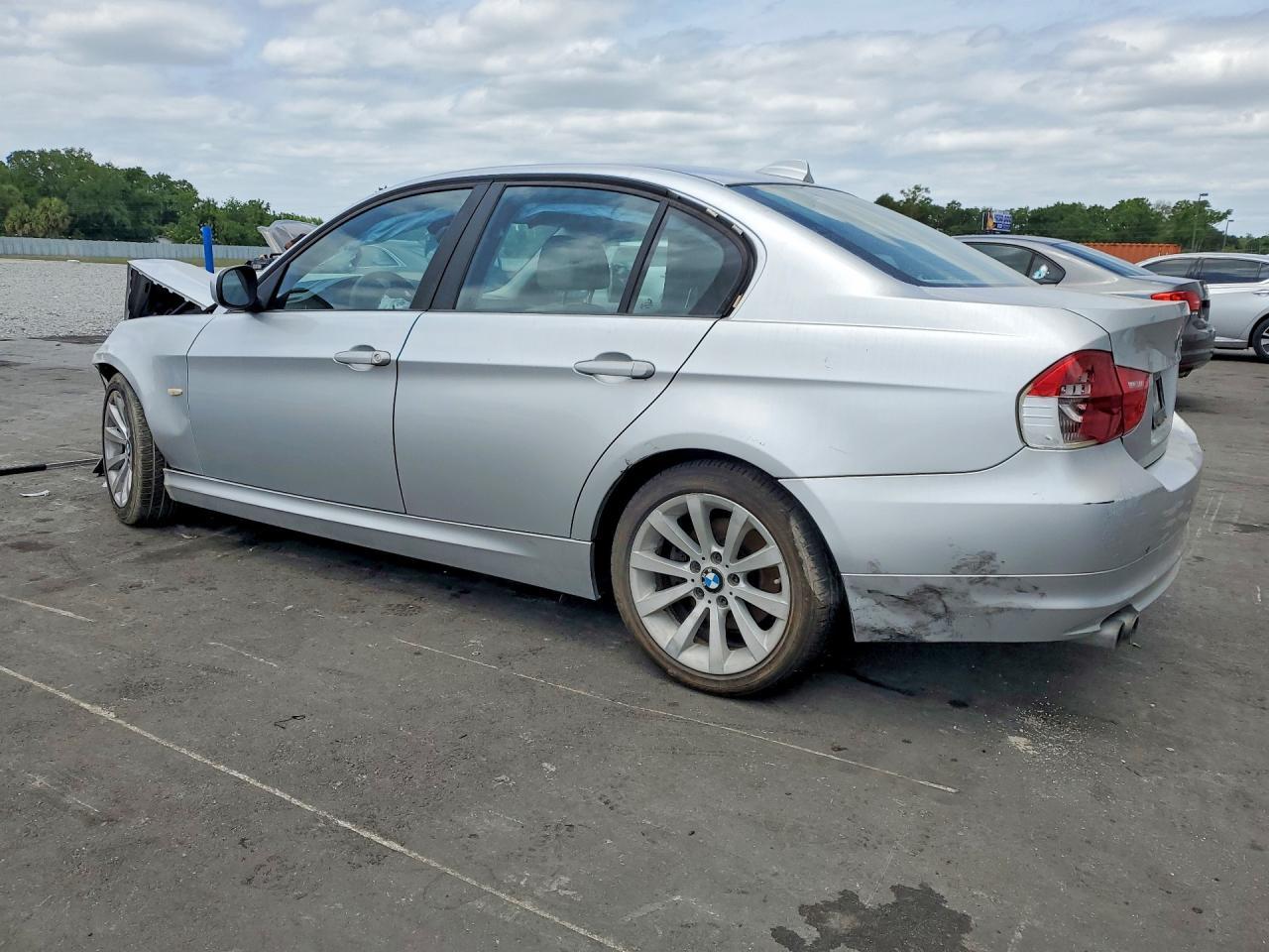 2010 BMW 328 I - Фото 2