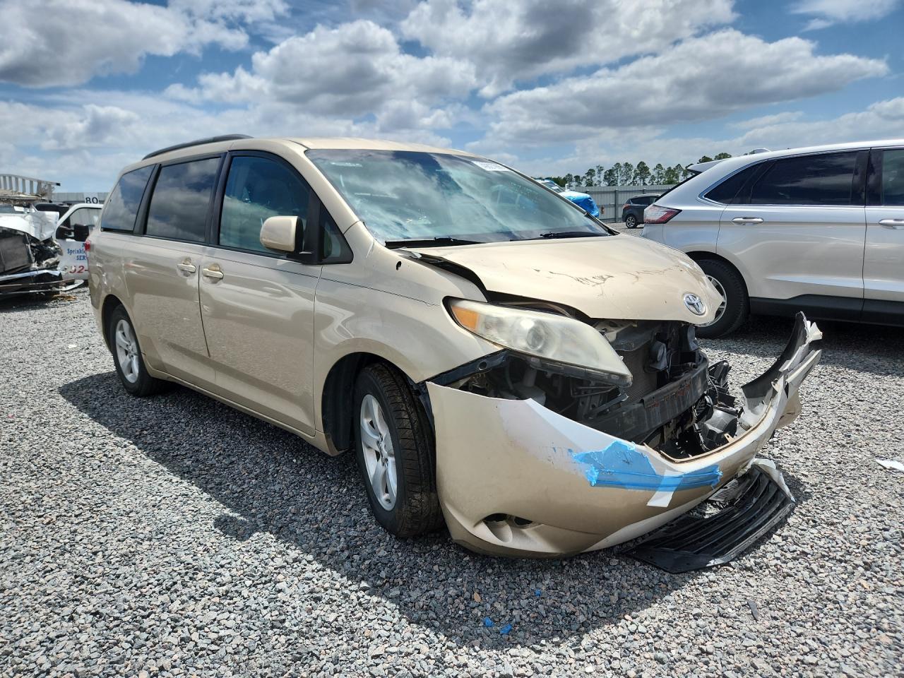 2012 Toyota Sienna Le - Фото 4