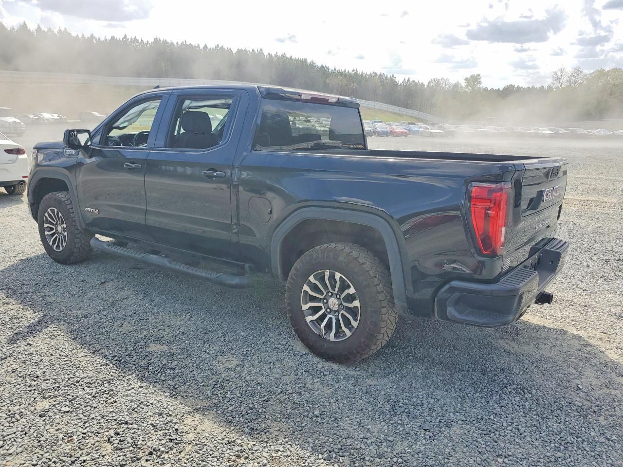 2021 GMC Sierra K1500 At4 - Фото 2