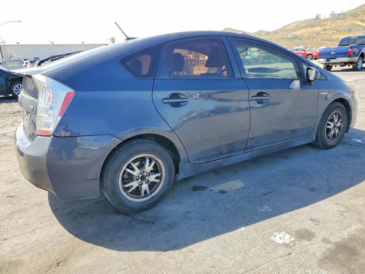 2011 Toyota Prius Two - Image 3