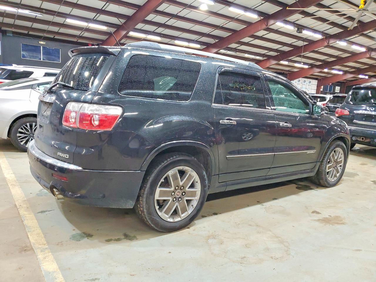2011 GMC Acadia Denali - Image 3