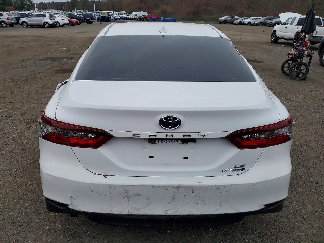 2021 Toyota Camry Hybrid Le - Фото 6