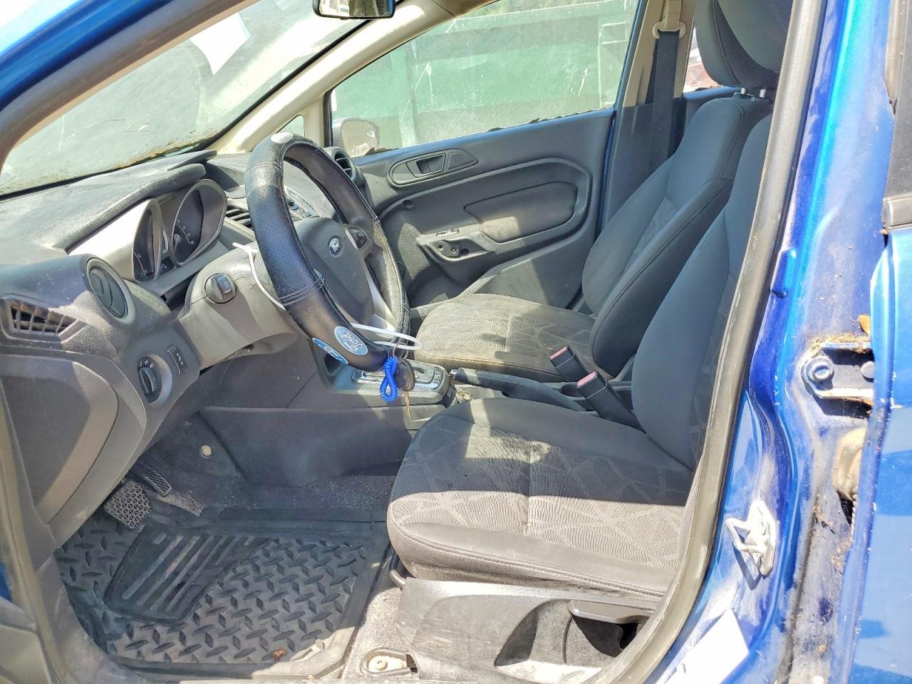 2011 Ford Fiesta Se - Фото 7
