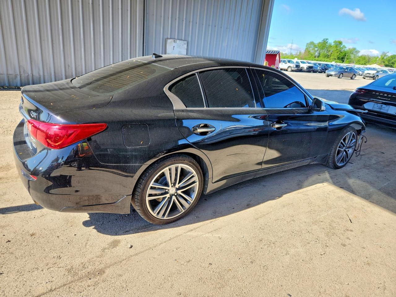 2015 Infiniti Q50 Premium - Image 3