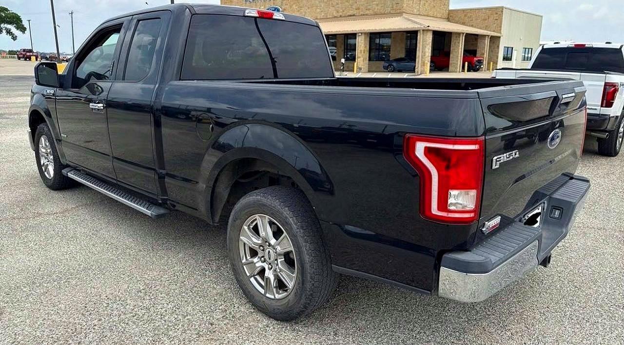 2015 Ford F150 Super Cab - Фото 3