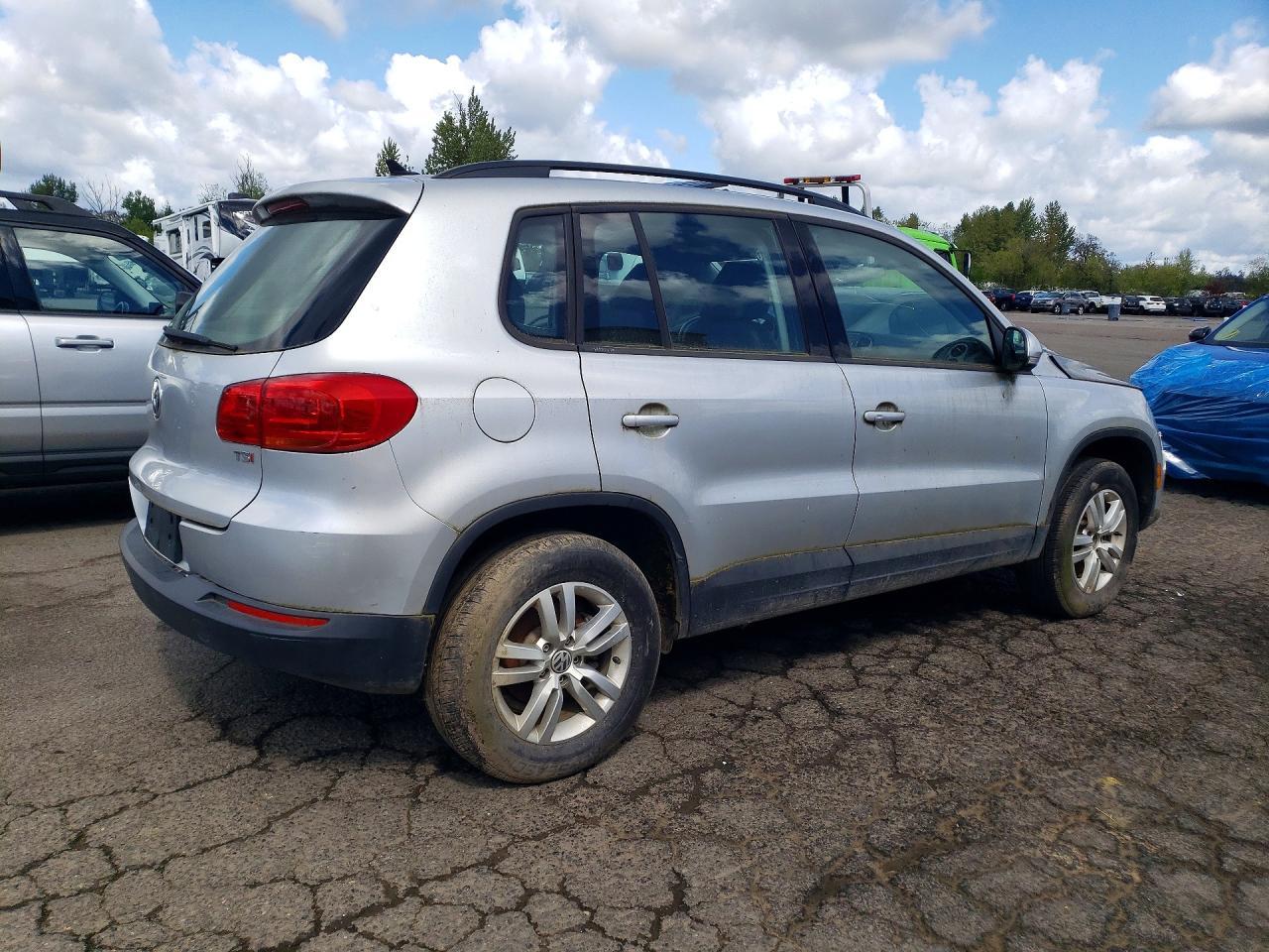 2017 Volkswagen Tiguan S - Image 3