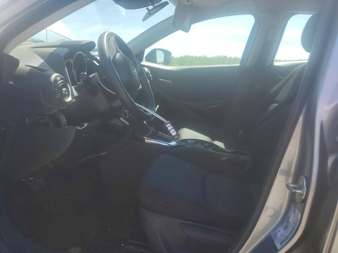 2016 Scion Ia Base - Фото 7