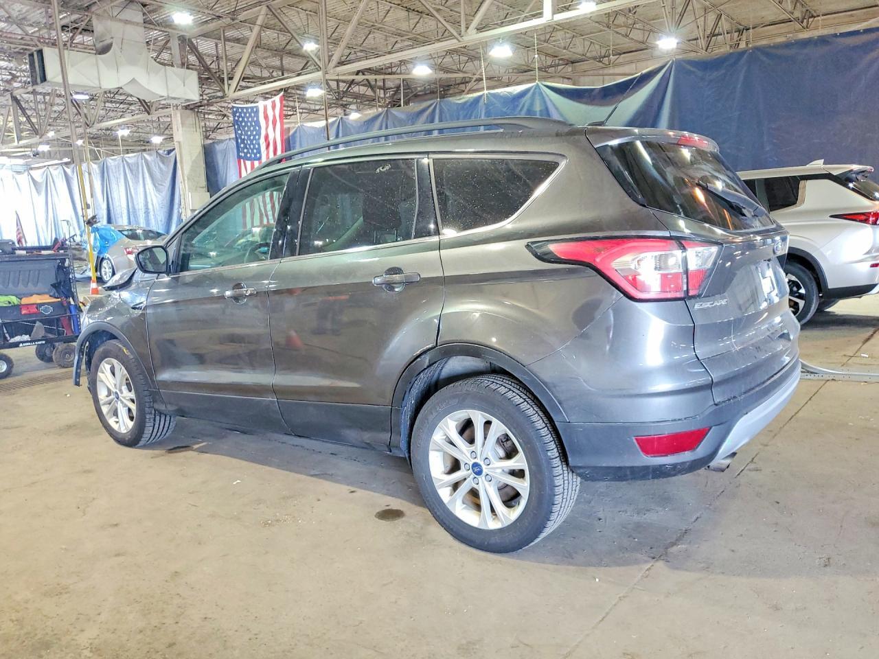 2018 Ford Escape Se - Фото 2