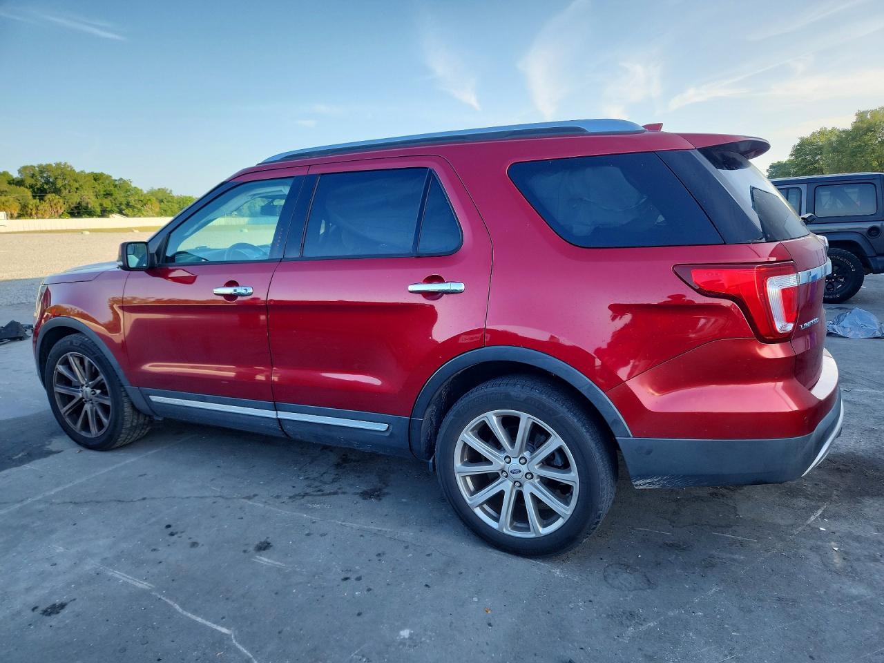 2017 Ford Explorer Limited - Image 2