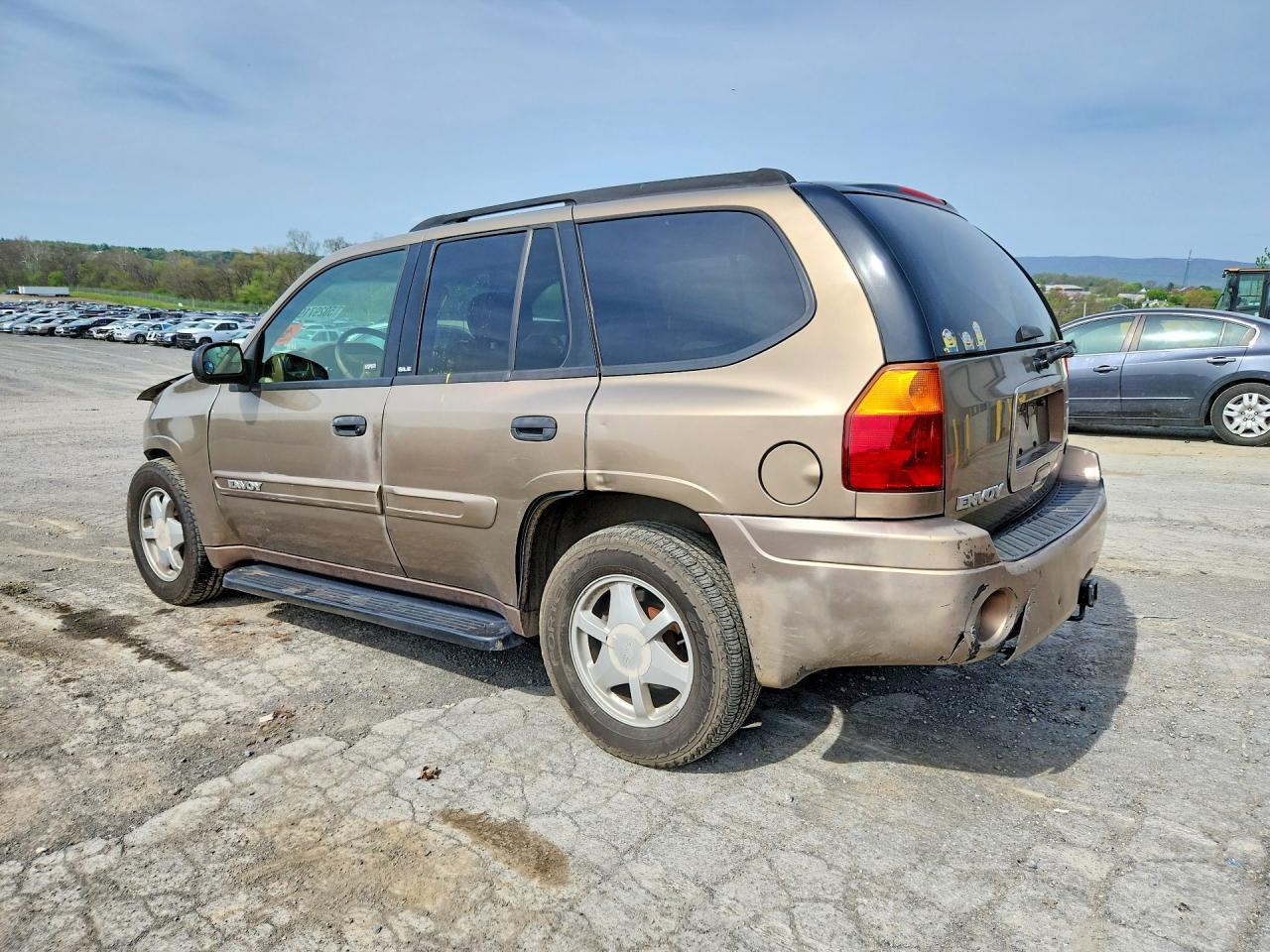 2003 GMC Envoy - Фото 2