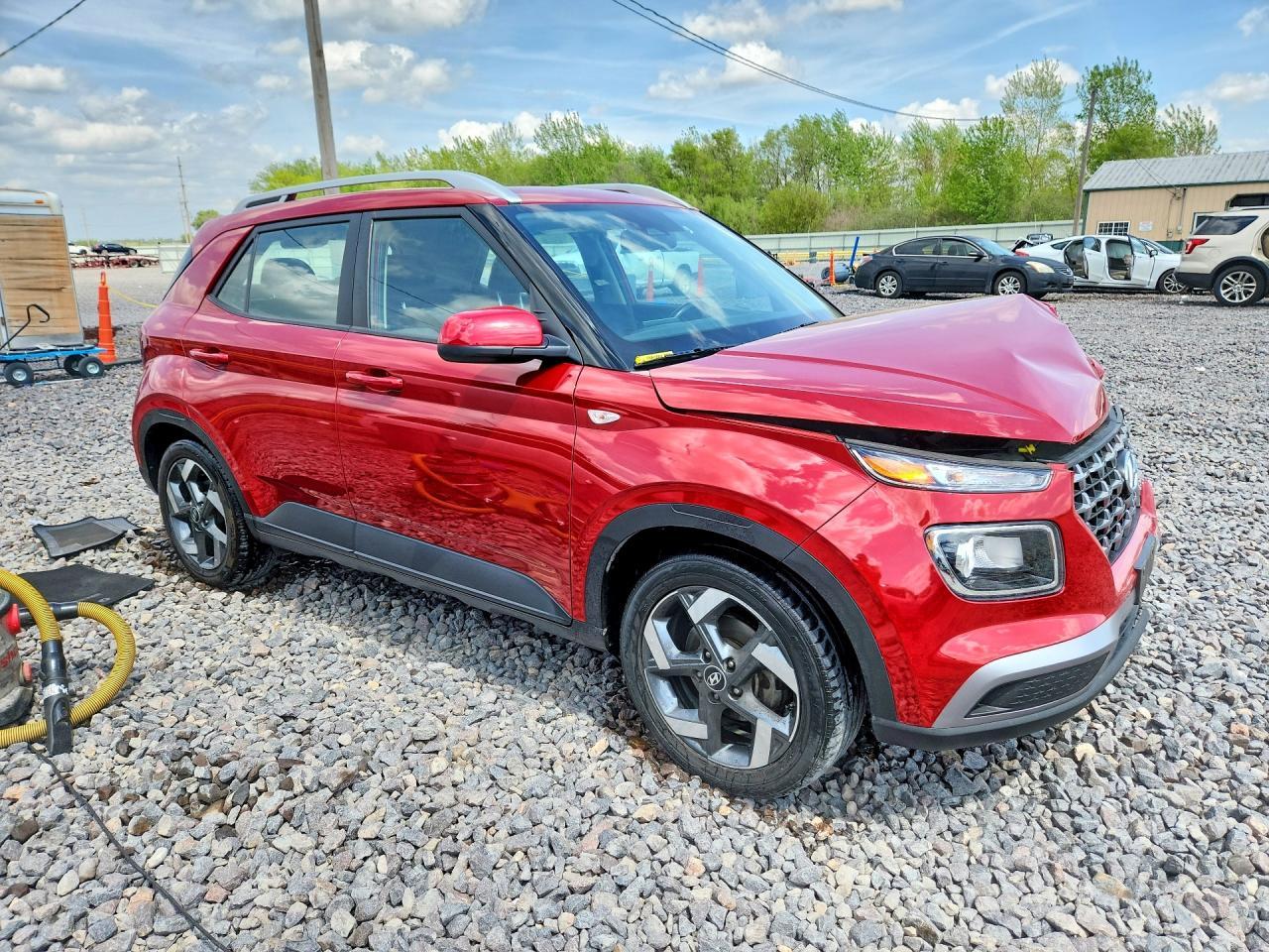 2023 Hyundai Venue Sel - Image 4