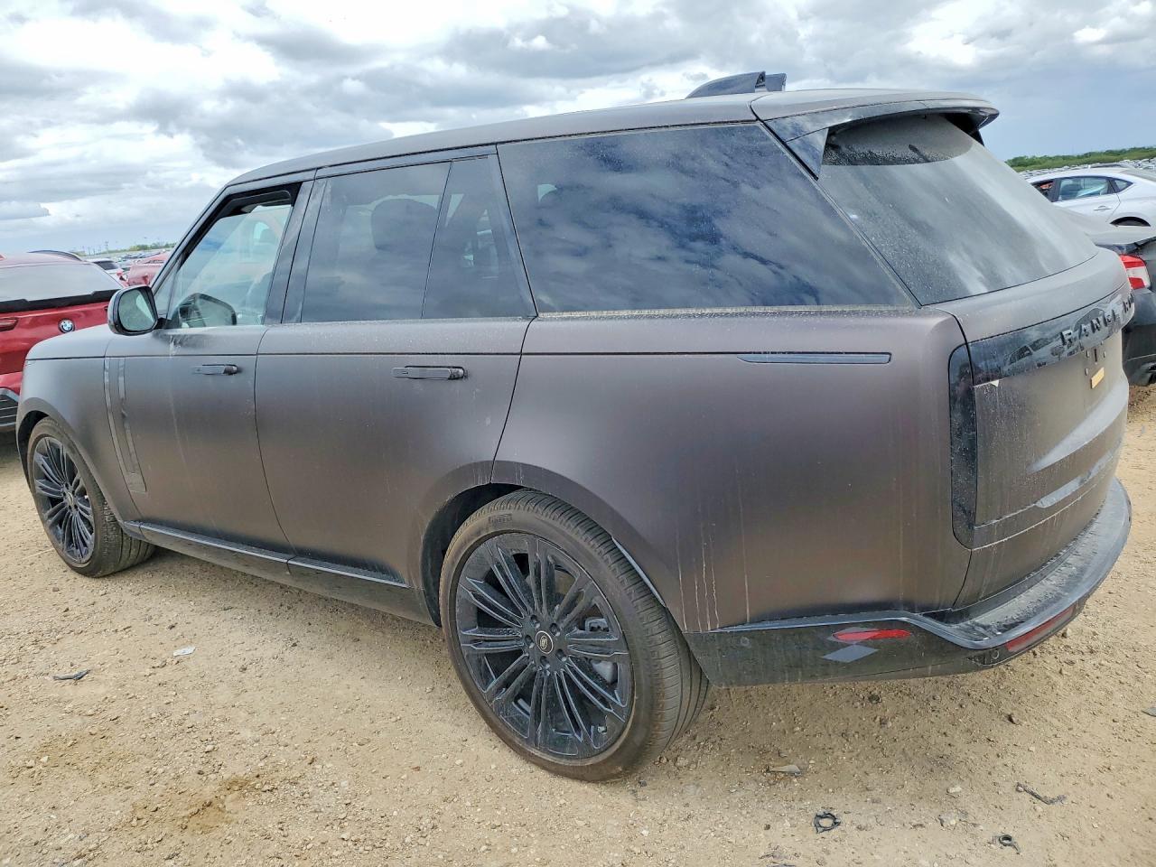 2025 Land Rover Range Rover Se - Image 2