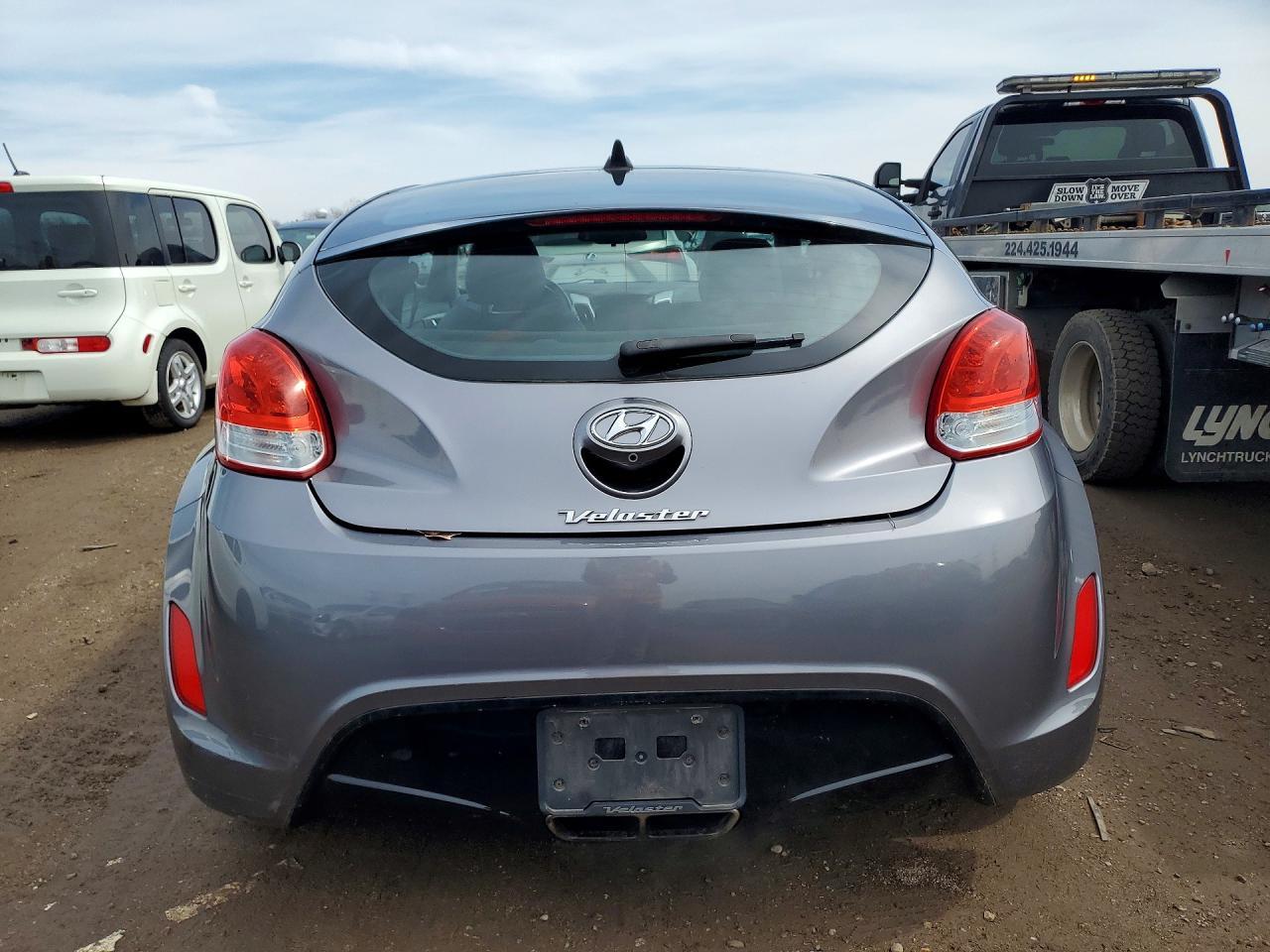 2014 Hyundai Veloster Base - Фото 6