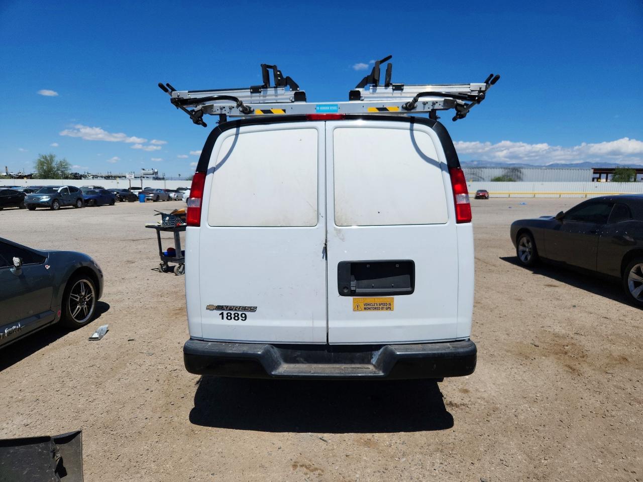 2022 Chevrolet Express - Фото 6