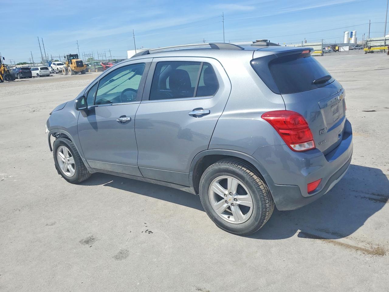 2019 Chevrolet Trax 1Lt - Image 2