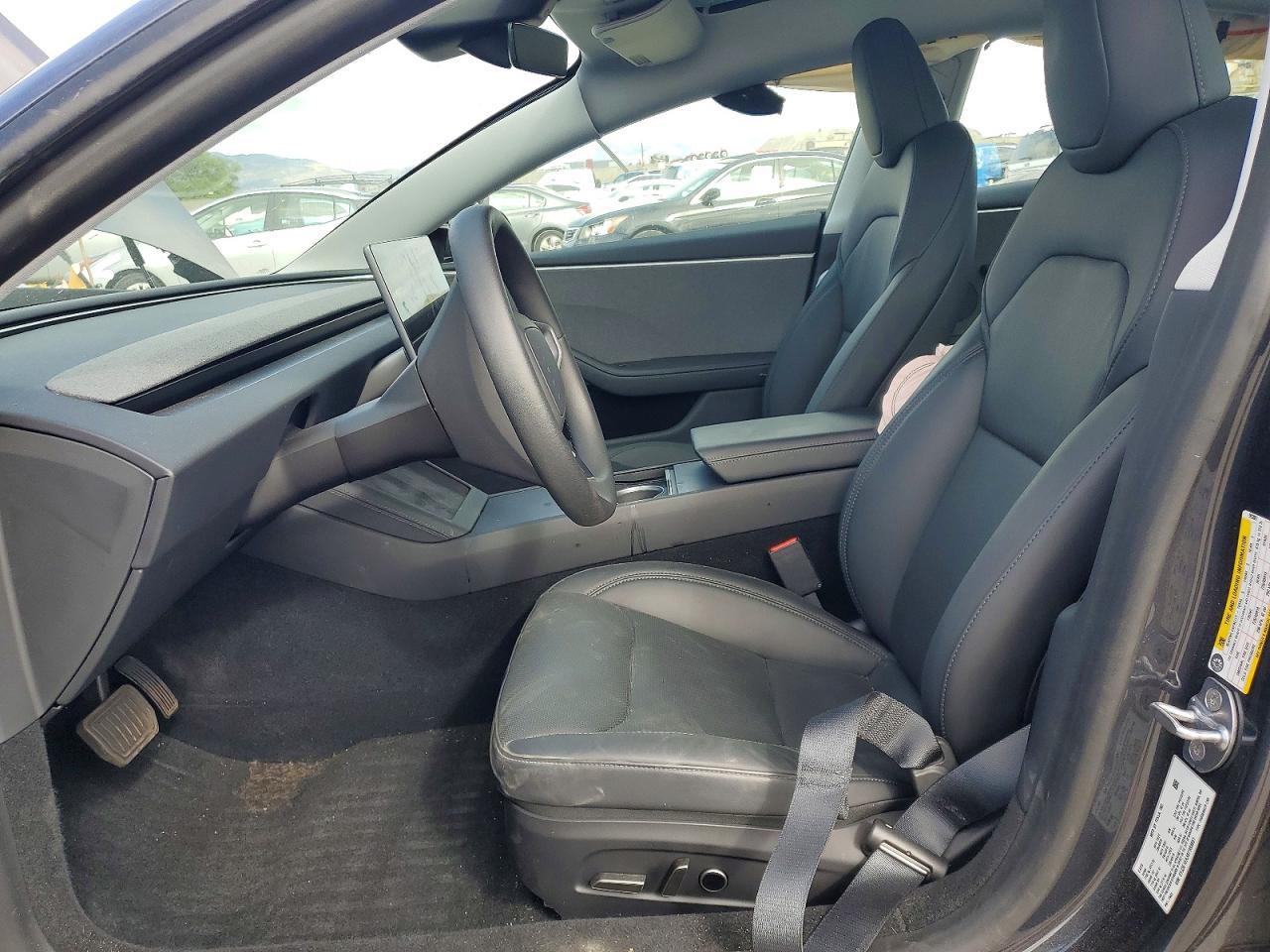 2025 Tesla Model 3 - Фото 7