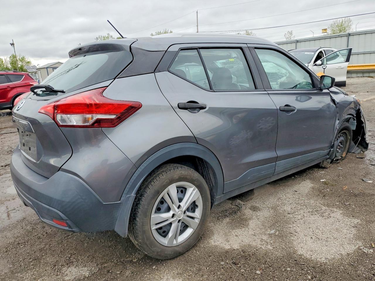 2019 Nissan Kicks S - Фото 3