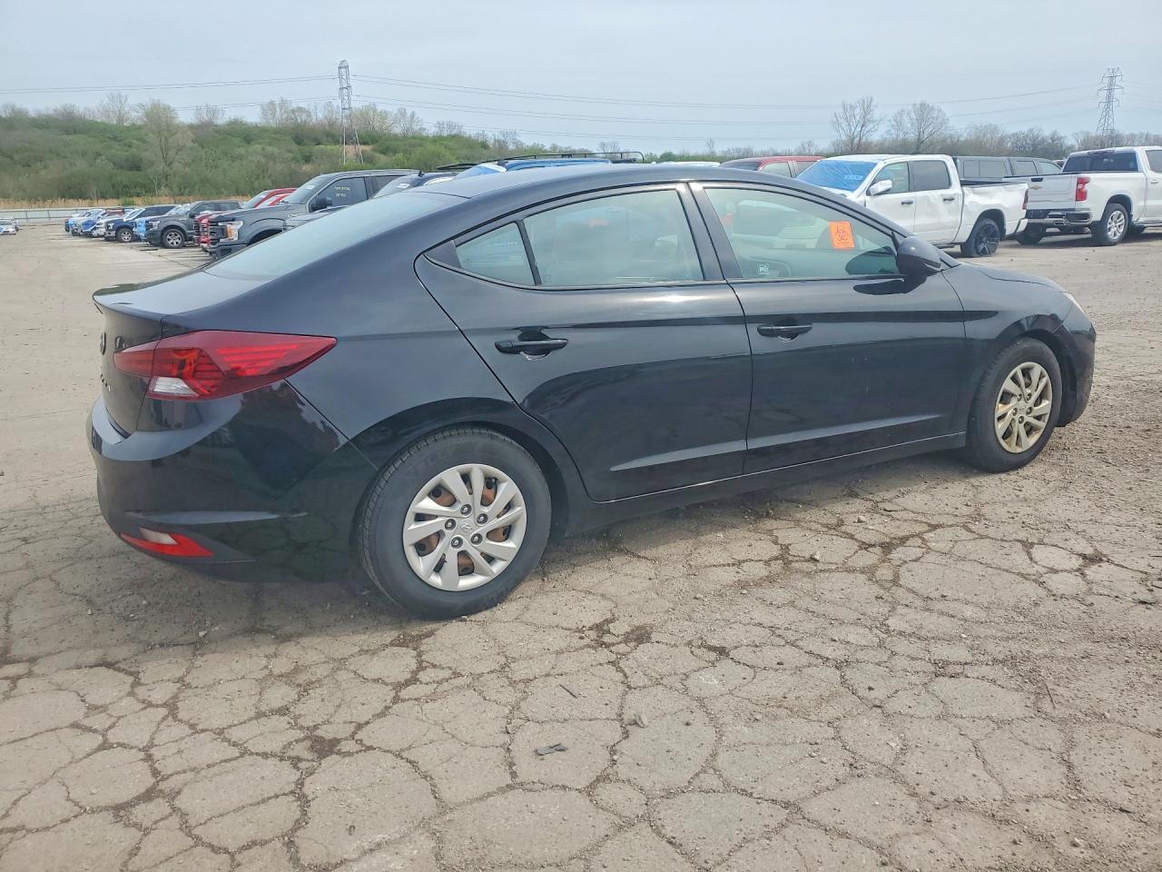 2019 Hyundai Elantra Se - Фото 3