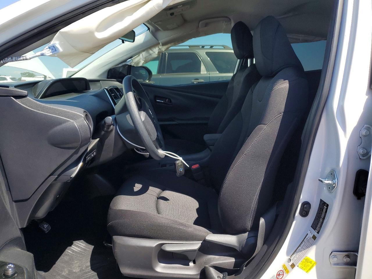2021 Toyota Prius Le - Image 7