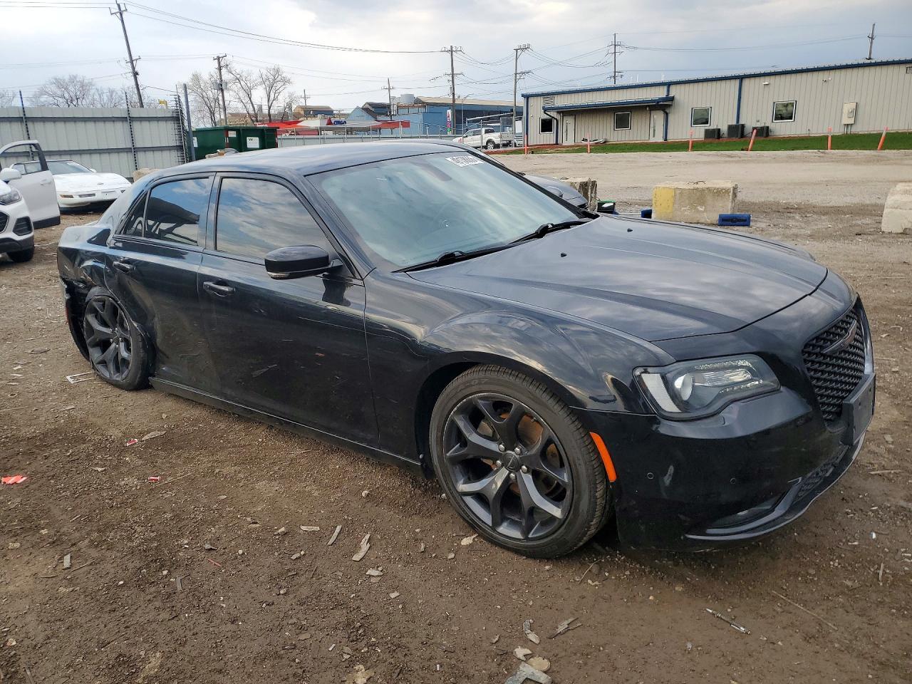 2022 Chrysler 300 S - Фото 4