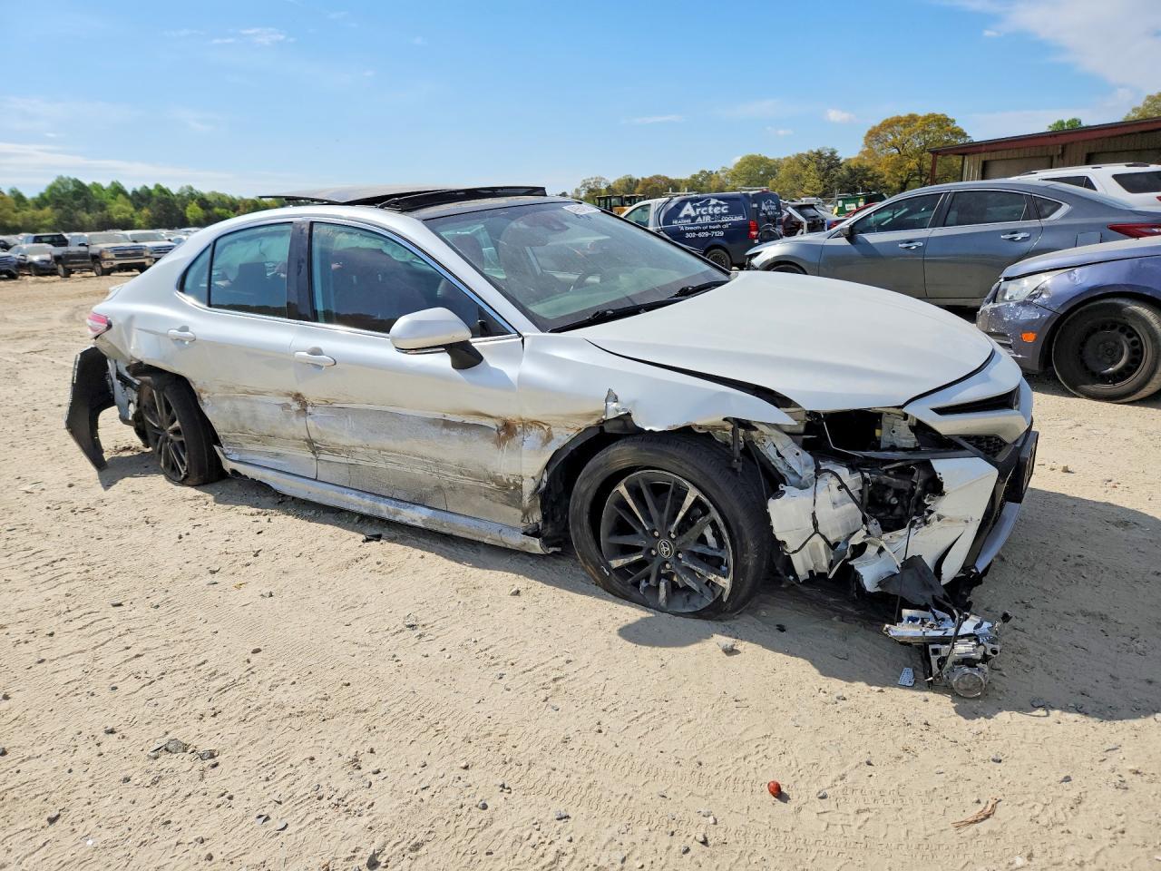2020 Toyota Camry Xse - Фото 4