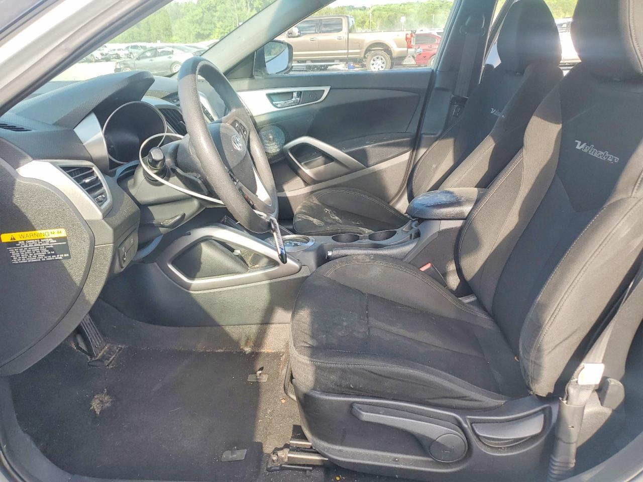 2013 Hyundai Veloster Base - Фото 7