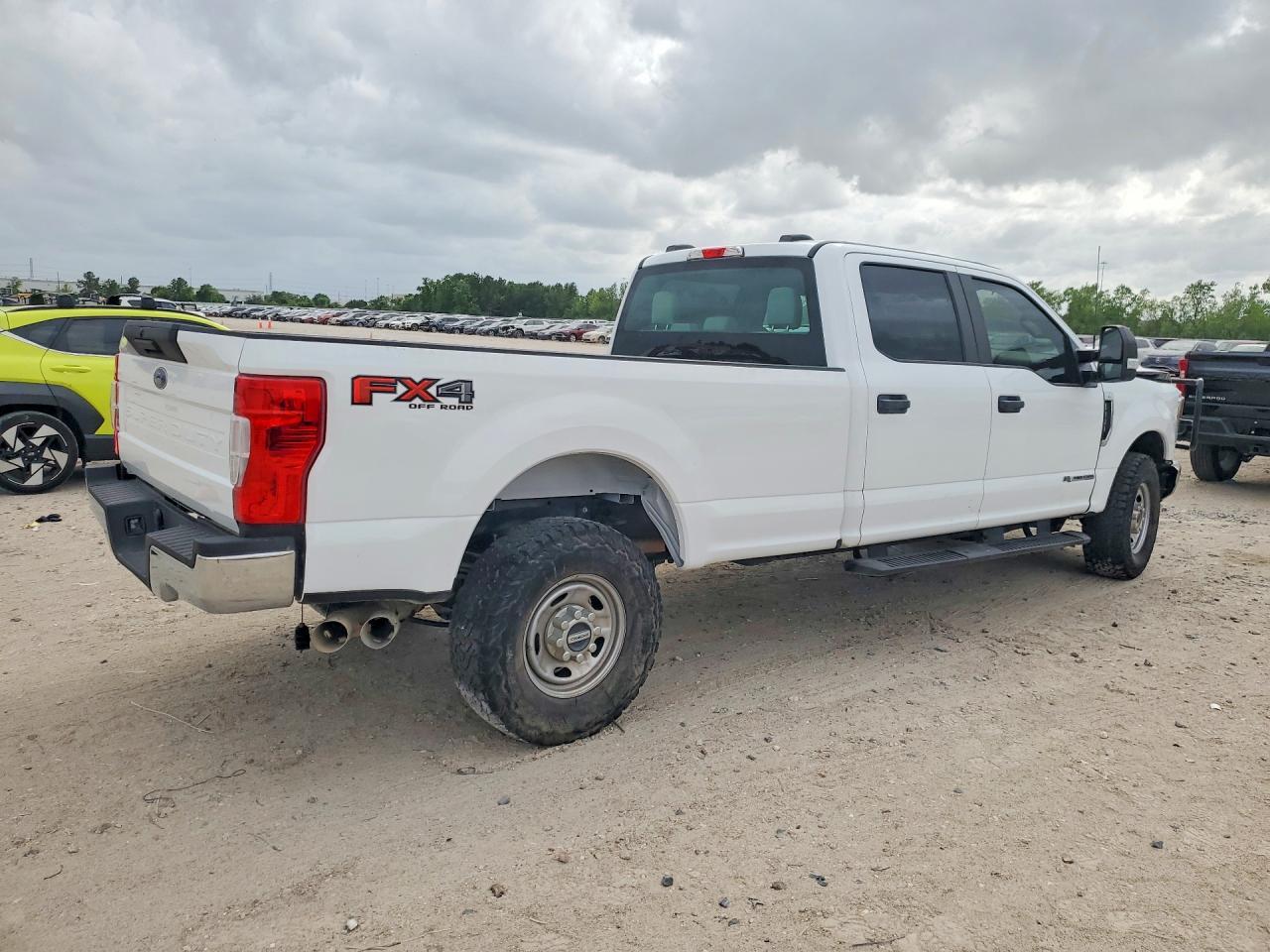 2022 Ford F250 Super Duty - Фото 3