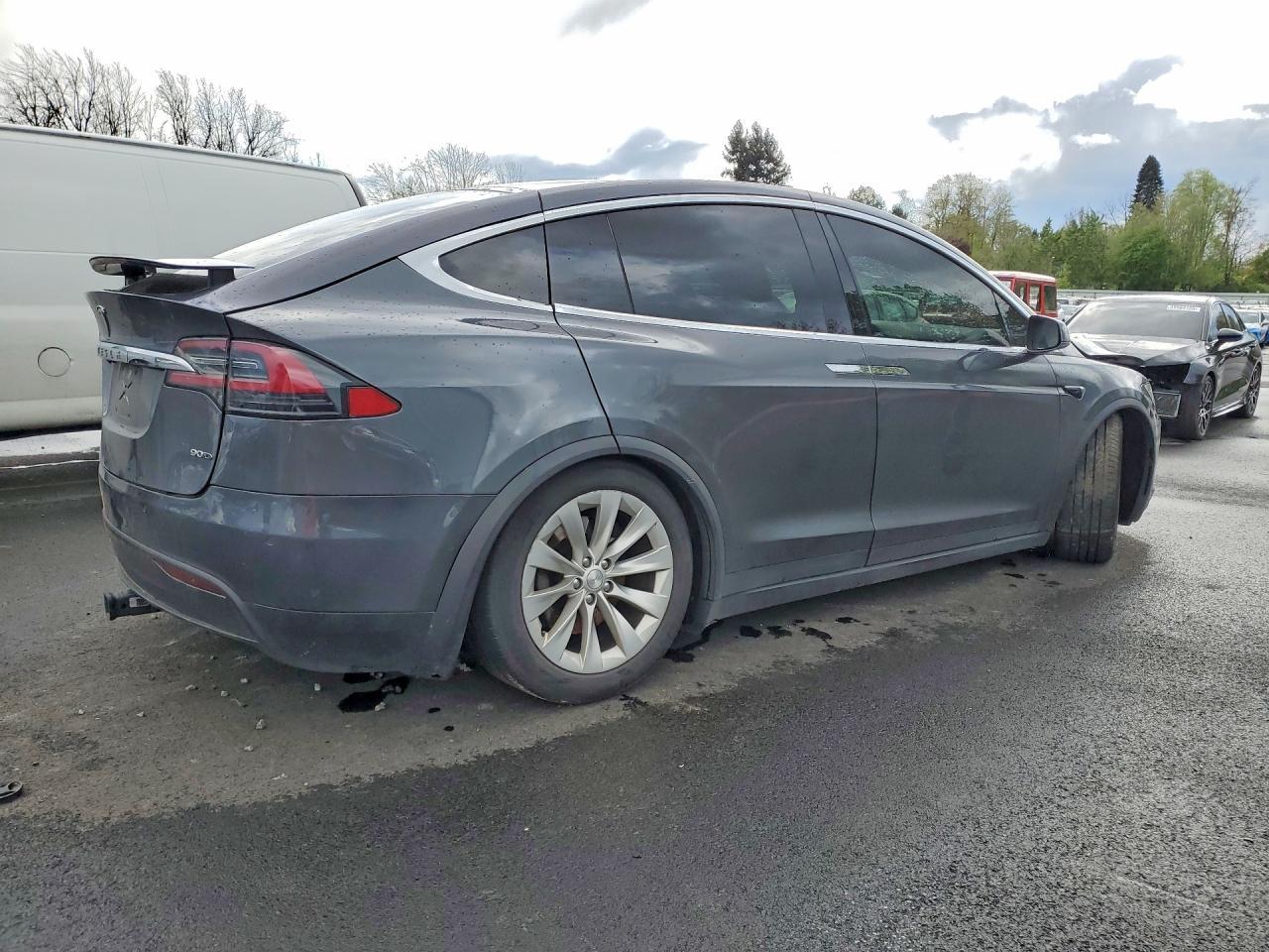2016 Tesla Model X - Фото 3