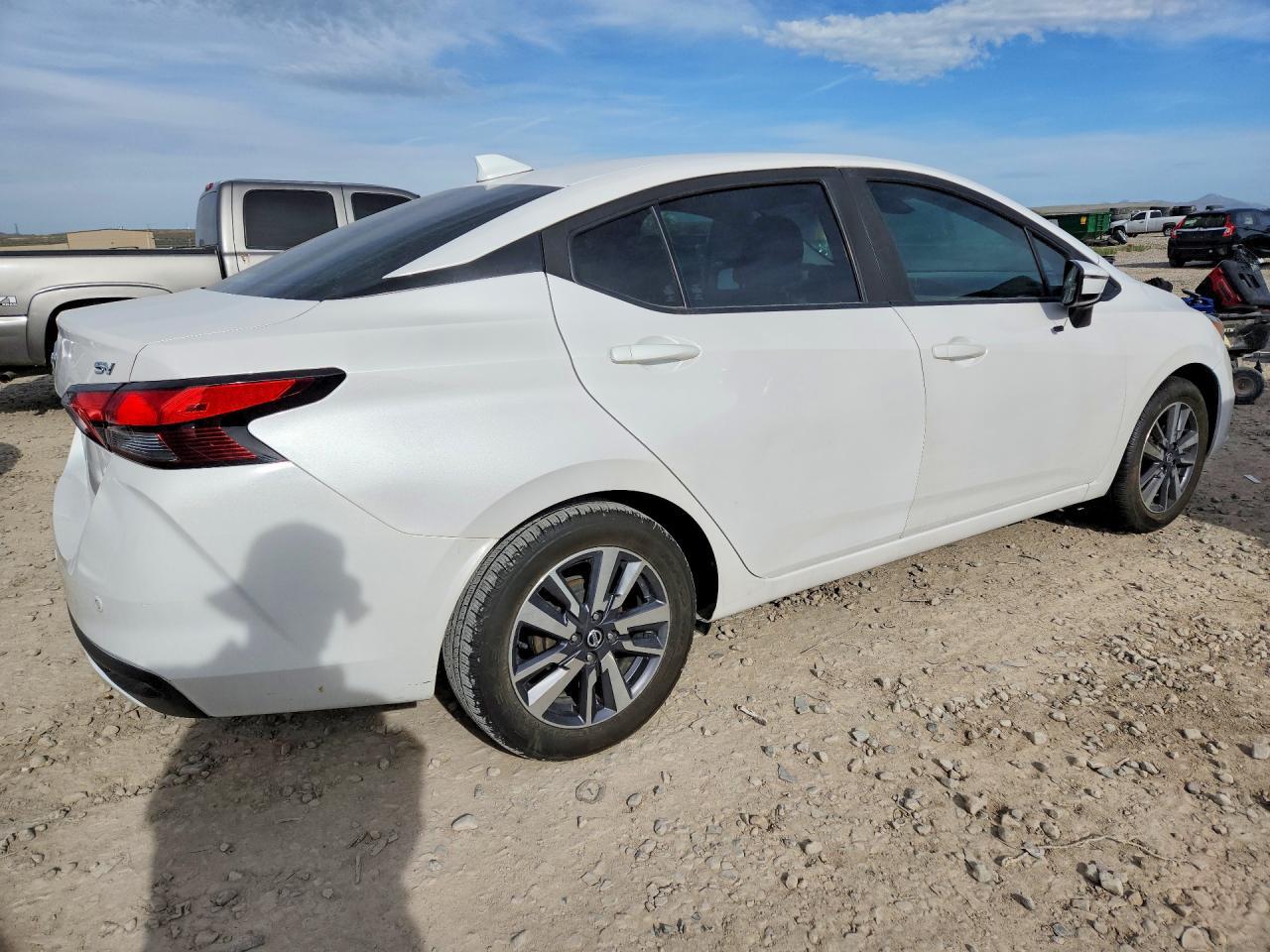2020 Nissan Versa Sv - Фото 3