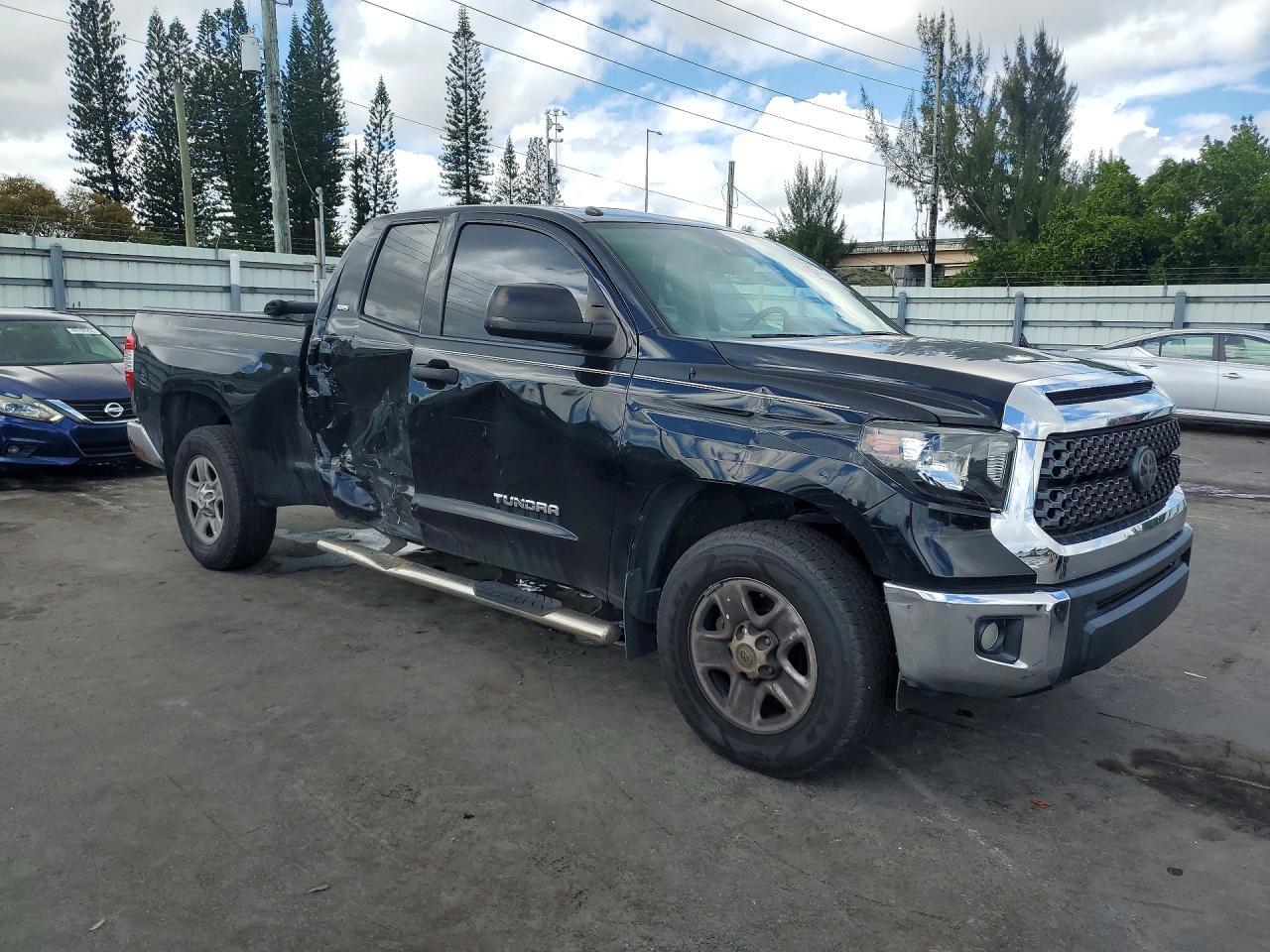 2018 Toyota Tundra Sr5 - Image 4