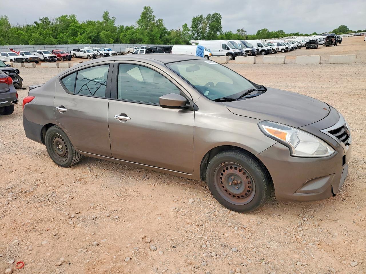 2015 Nissan Versa 1.6 Sv - Image 4