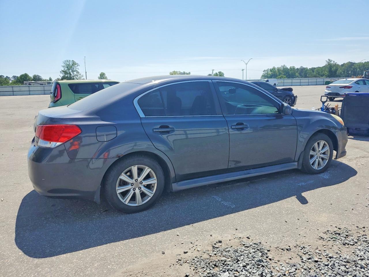 2010 Subaru Legacy 2.5I Premium - Фото 3