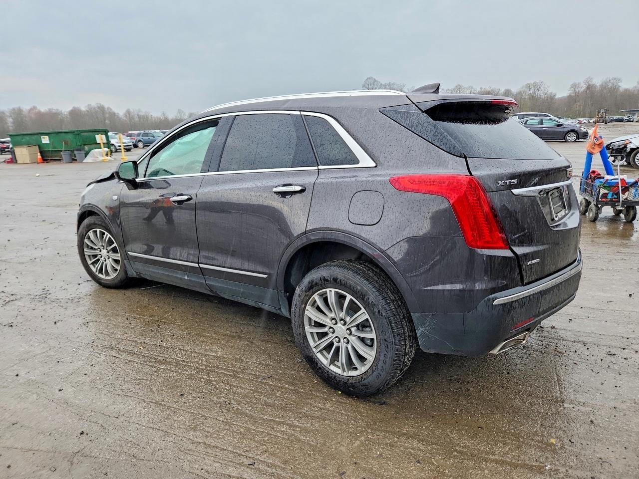 2017 Cadillac Xt5 Luxury - Image 2