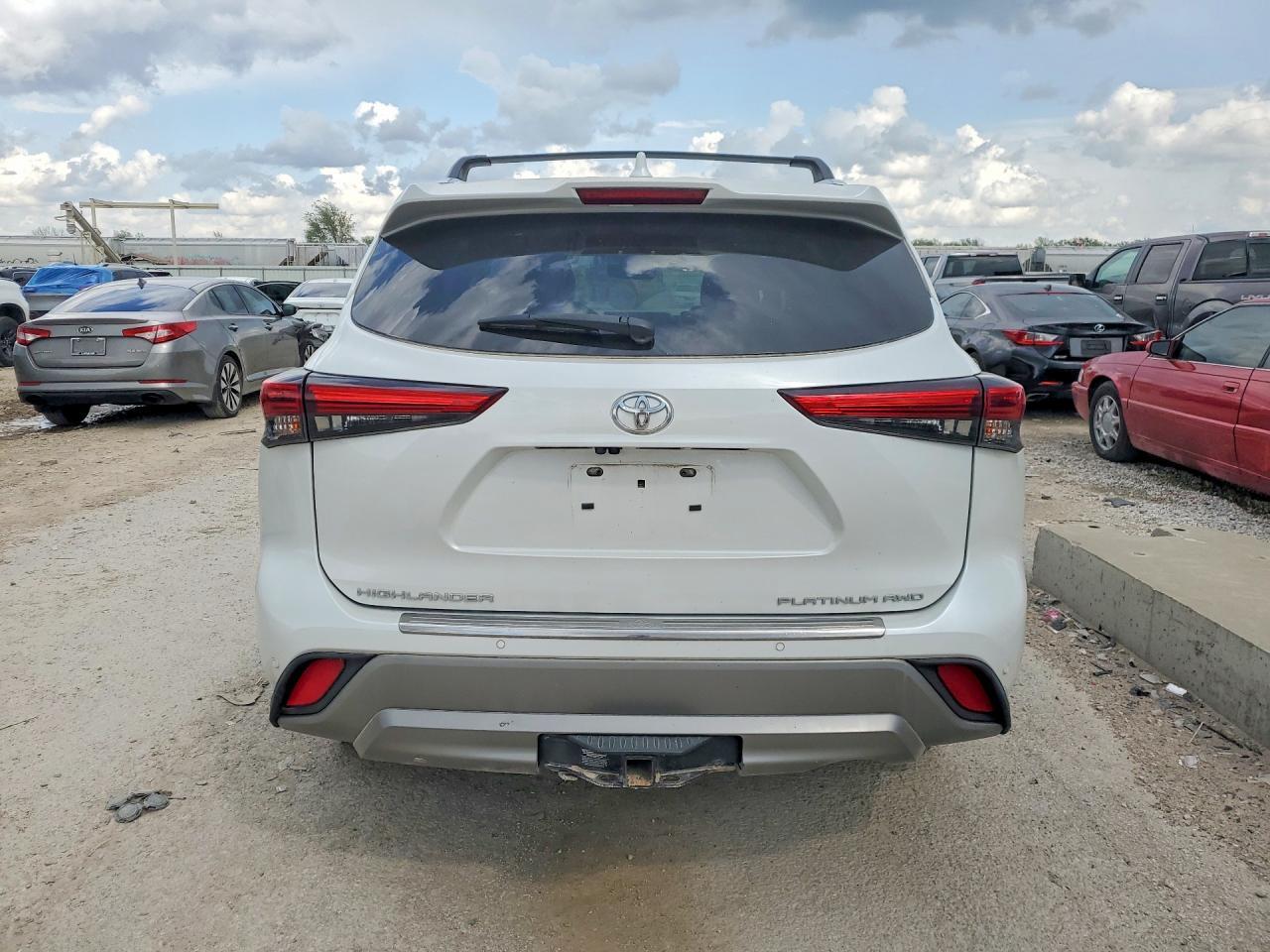 2022 Toyota Highlander Platinum - Фото 6