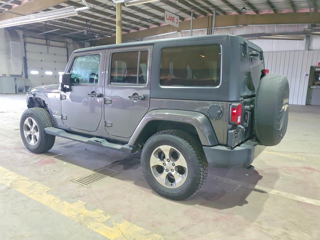 2017 Jeep Wrangler Unlimited Sahara - Фото 2