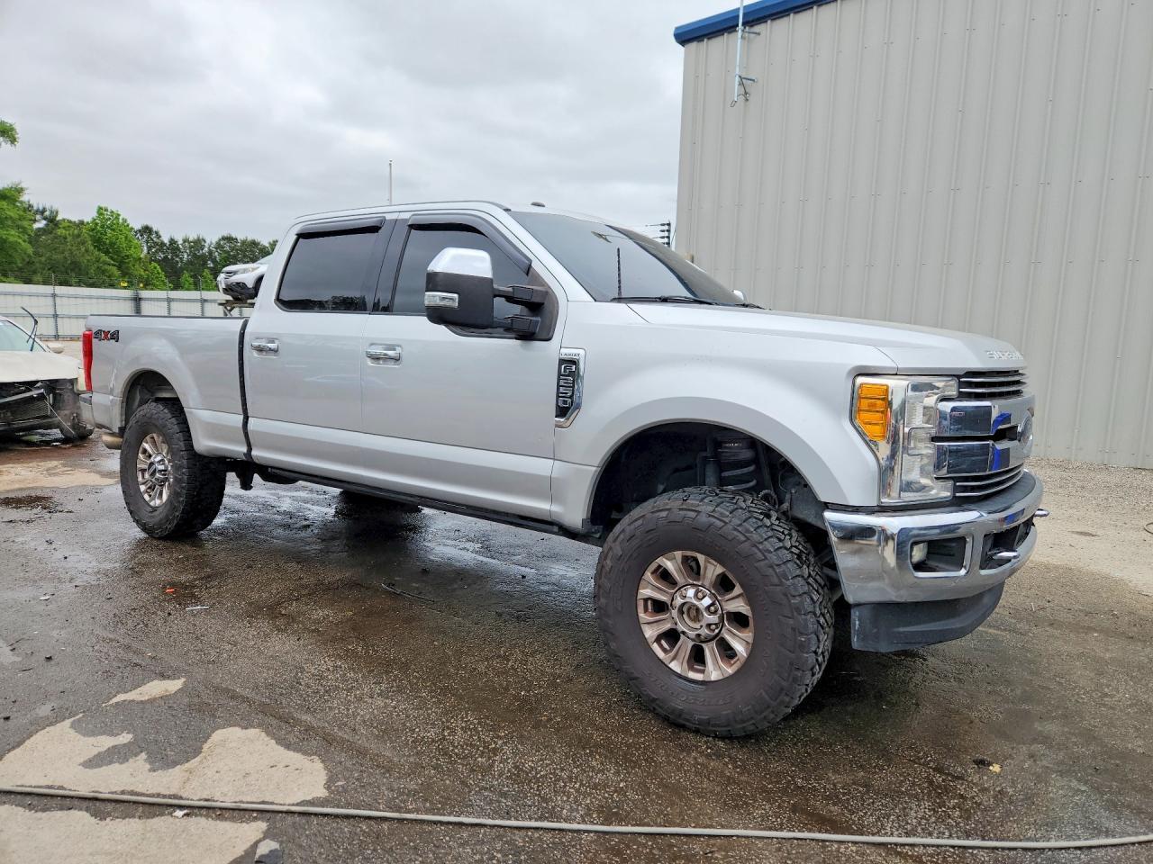 2017 Ford F250 Super Duty - Image 4