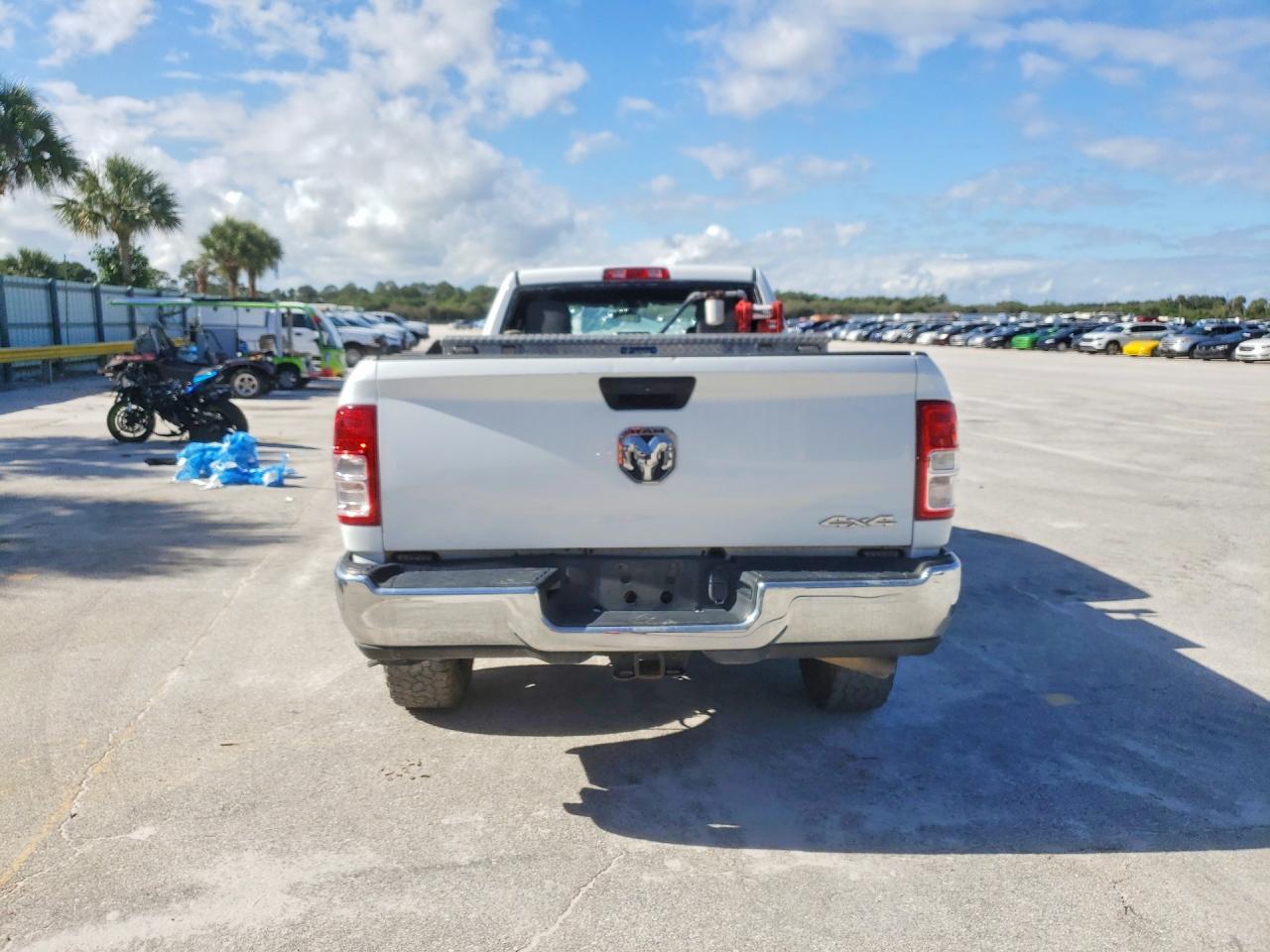 2022 Ram 2500 Tradesman - Фото 6