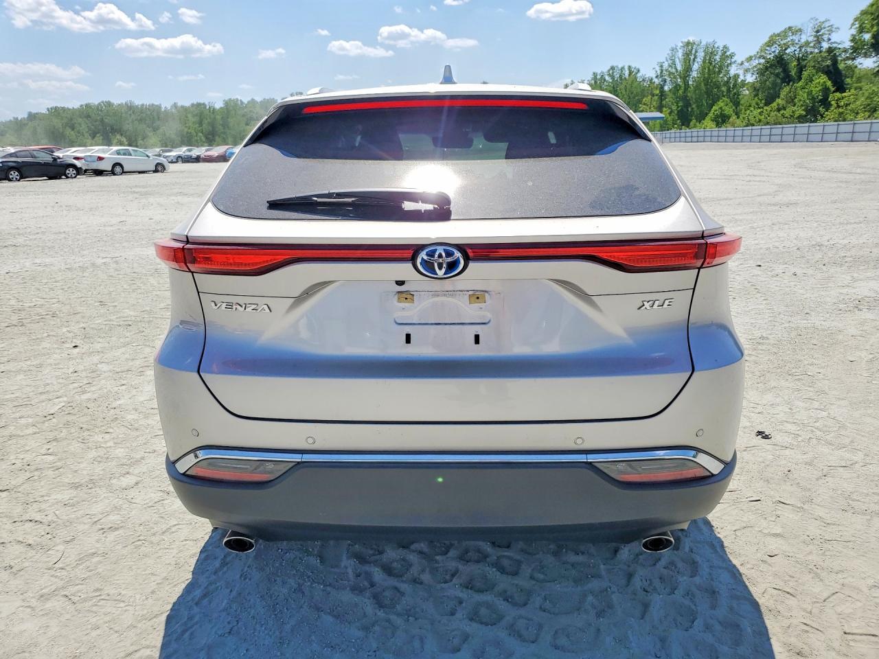 2023 Toyota Venza Xle - Image 6