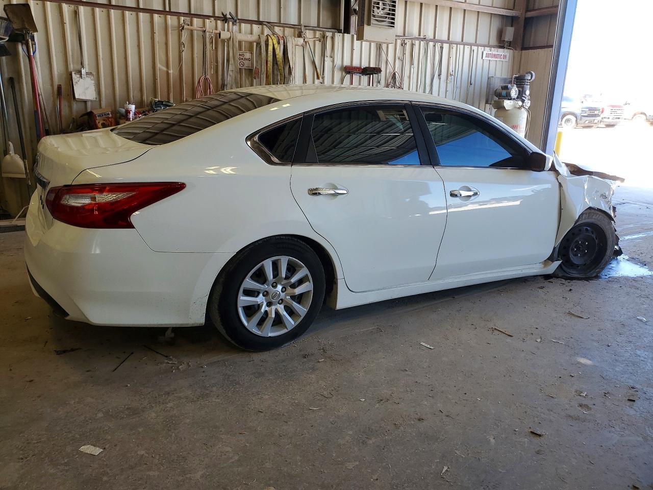 2017 Nissan Altima 2.5 S - Image 3