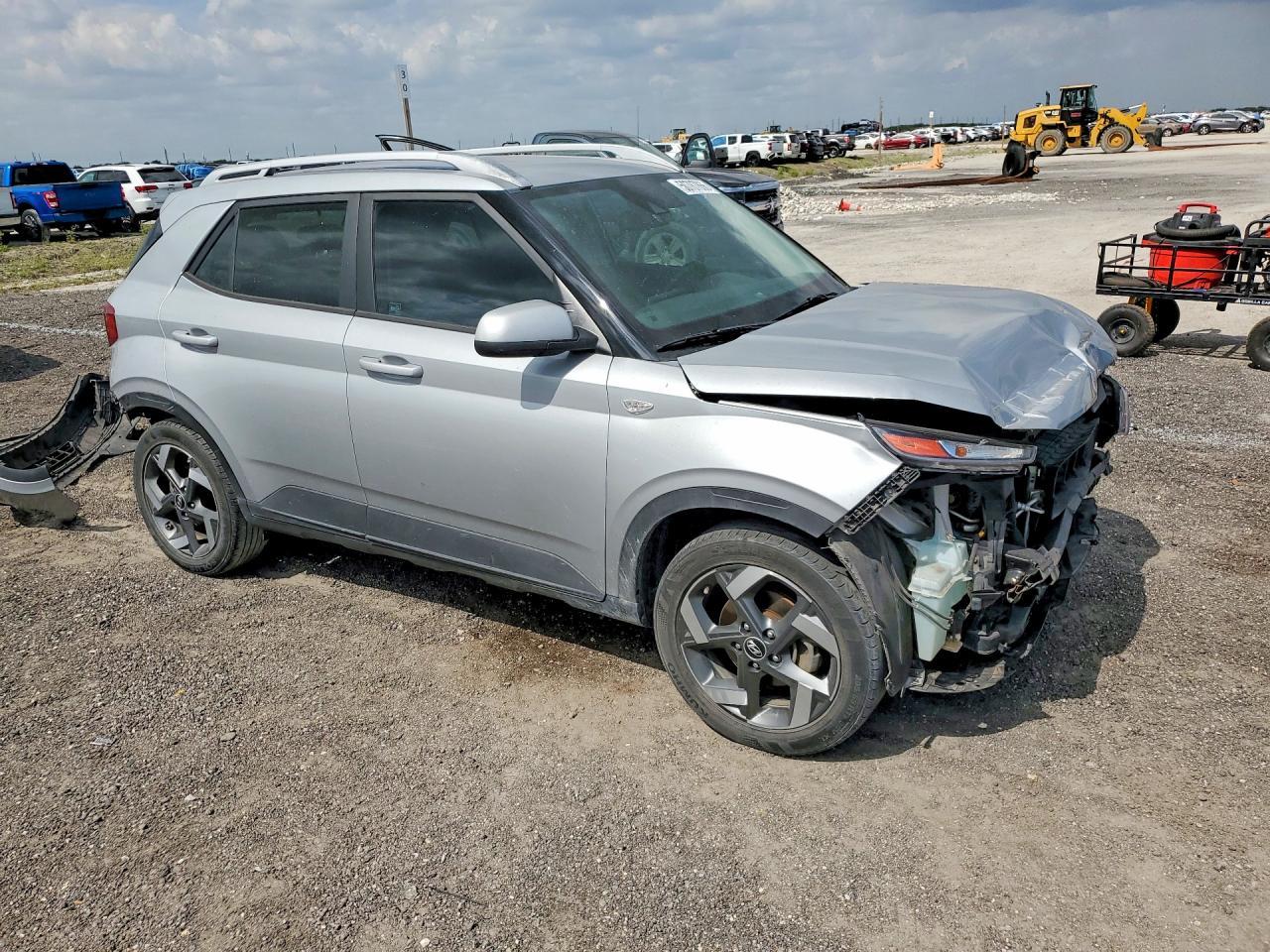 2021 Hyundai Venue Sel - Image 4