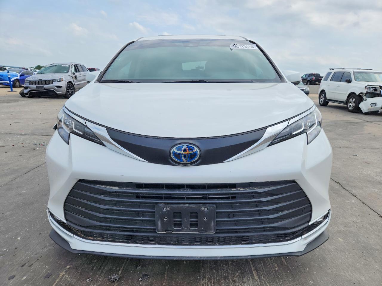 2023 Toyota Sienna Xle - Фото 5