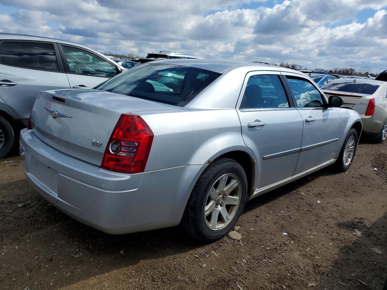 2009 Chrysler 300 Lx - Image 3