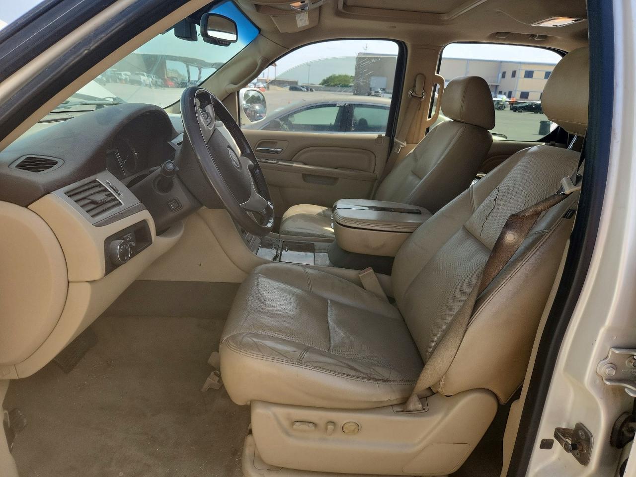 2011 Cadillac Escalade Luxury - Фото 7